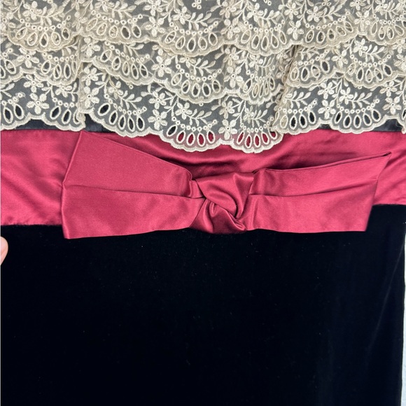 Vintage Betsey Johnson Lace Tiered Red Satin Bow Velvet Strapless Elegant Dress - Picture 3 of 12
